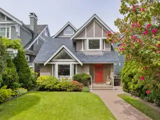 Beautifully Maintained Home in Mackenzie Heights