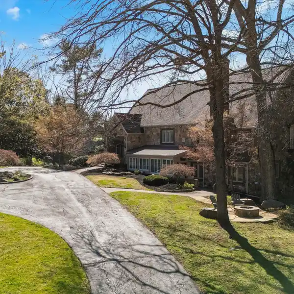TIMELESS TUDOR-STYLE ESTATE