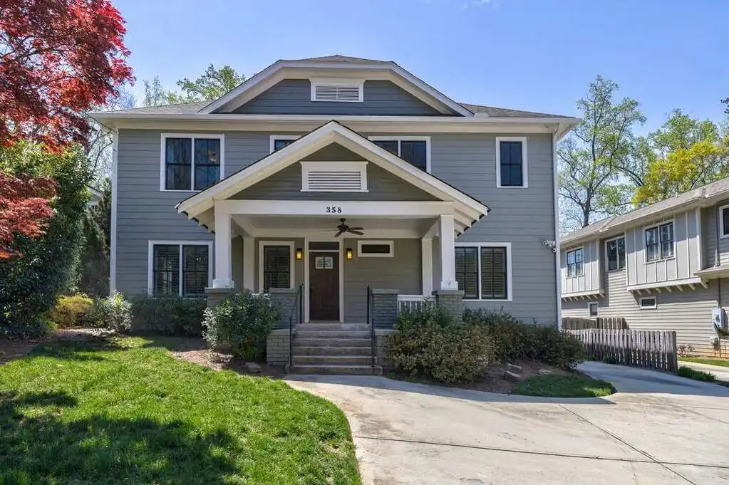 Great Home in Sought-after Lake Claire