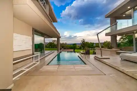 A Breathtaking Oasis of Refined Elegance