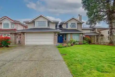 Well-maintained Home in Popular Saunders