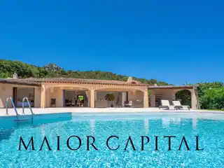 Refined Design with Panoramic Sea Views