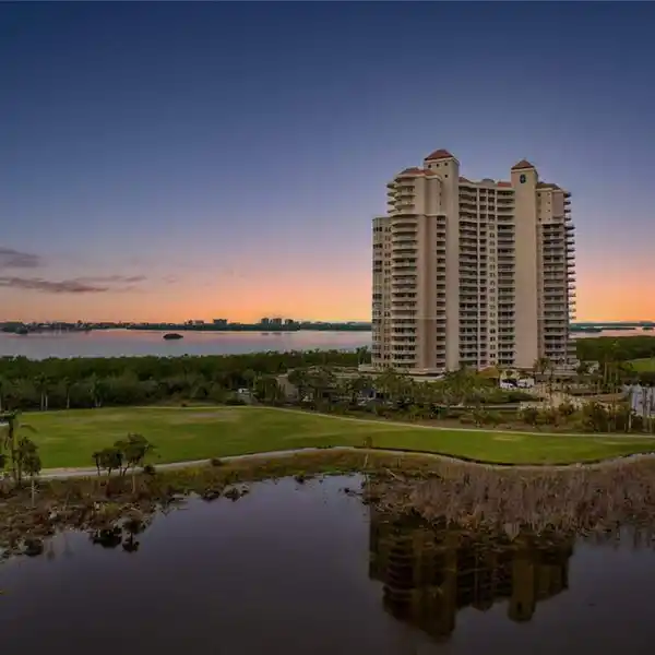 STUNNING UPDATED RESIDENCE IN A PREMIER HIGH-RISE
