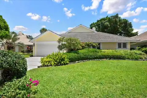 Jonathan’s Landing Gem with Tranquil Garden Retreat