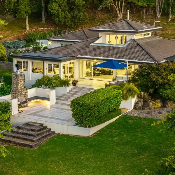 LUXURIOUS LIFESTYLE PROPERTY WITH STUNNING PANORAMIC VIEWS