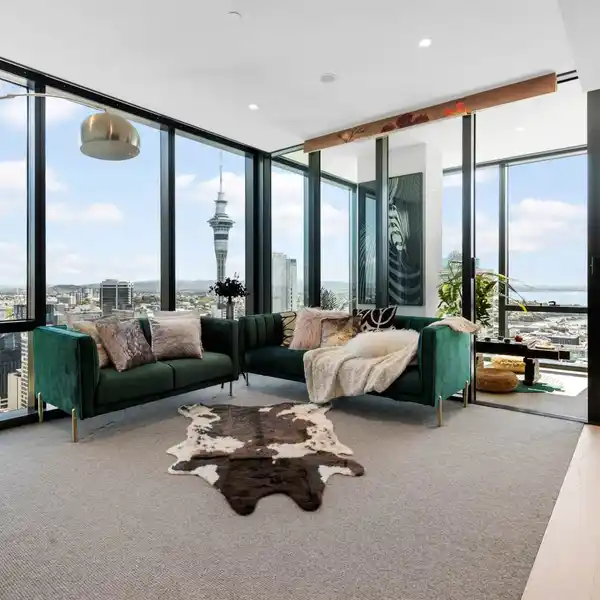 ICONIC SKYLINE RESIDENCE