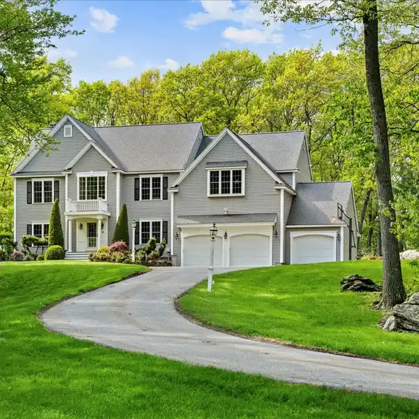 13 FOXHILL DRIVE, SOUTHBOROUGH