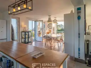 Characterful House Facing the Ocean