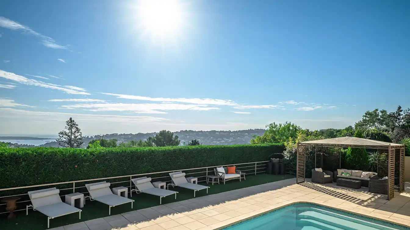 Beautiful Completely Renovated Villa