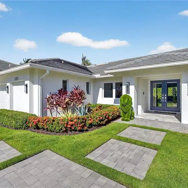 EXCEPTIONAL HOME IN SEAGATE