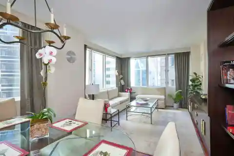 Oversized One Bedroom Home in the Heart of Manhattan