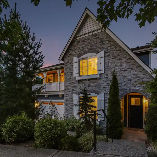 EXCEPTIONAL LUXURY HOME IN THE HEART OF REDMOND