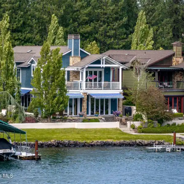 THE ULTIMATE NORTH IDAHO WATERFRONT LIFESTYLE