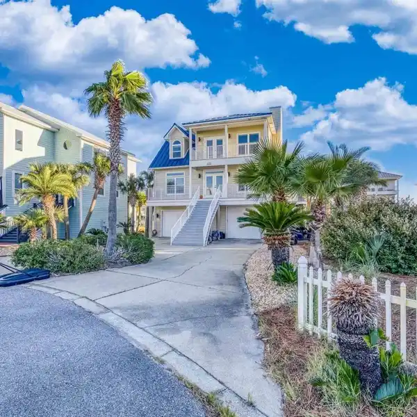 COASTAL HAVEN WITH PANORAMIC WATER VIEWS