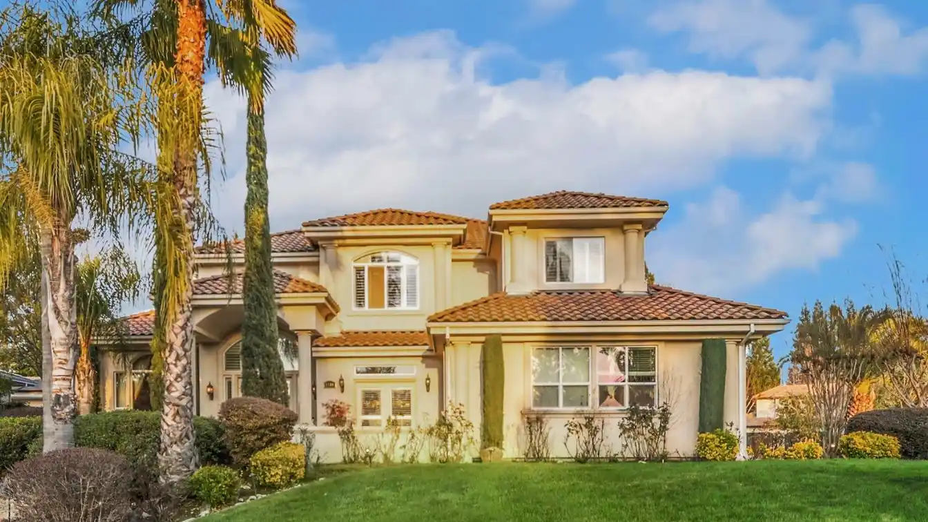 Luxurious Living in a Prime Location