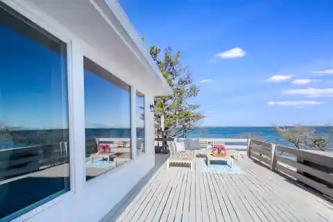 Perfect Waterfront Cottage Along Scenic Gerard Drive