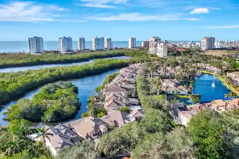 Beautifully Renovated Villa in Vizcaya at Bay Colony