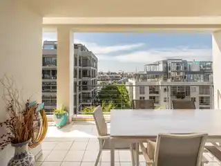 Elevated, Luxury Marina Waterfront Apartment