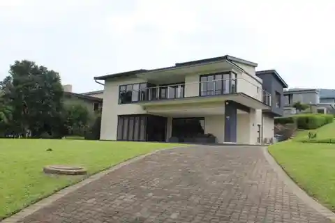 State-of-the-art Luxury in Victoria Country Club