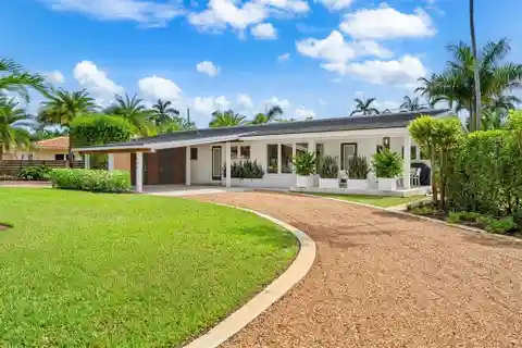 Exquisitely Remodeled Home Blending Warmth and Sophistication
