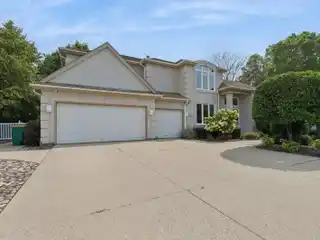 Super-Spacious Home Located on a Quiet Cul-De-Sac