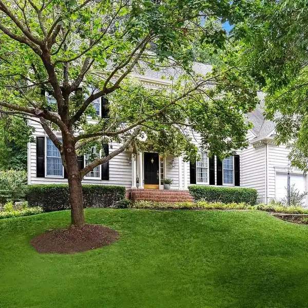 BEAUTIFUL COLONIAL HOME IN COVETED CAMBRIA