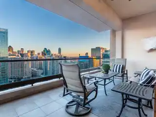 Bespoke Sub-Penthouse Stoneleigh Residence