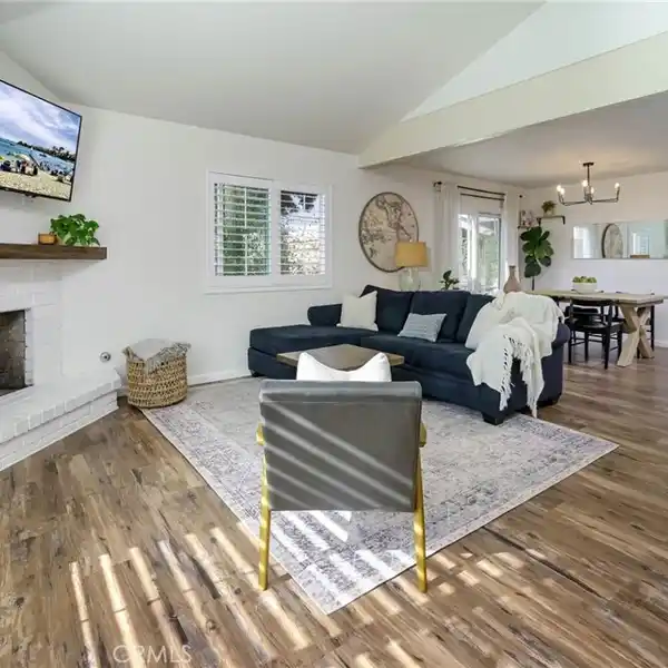 DESIGNER KITCHEN WITH STONE COUNTERTOPS AND APPLIANCES