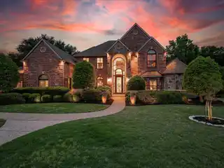 A Home Beyond Compare in Coveted Southlake Woods