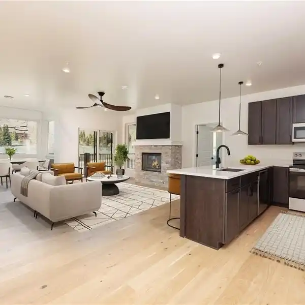 CORNER PENTHOUSE IN BRIGHTWOOD AT KEYSTONE