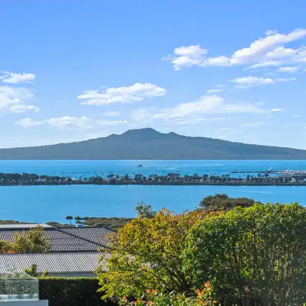 THE ULTIMATE STATEMENT IN COASTAL LUXURY