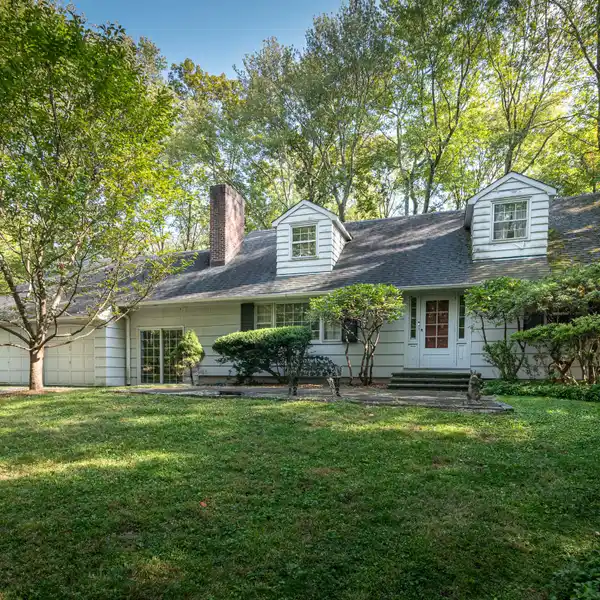 EXCLUSIVE ESTATE WITH ENDLESS CUSTOMIZATION POSSIBILITIES