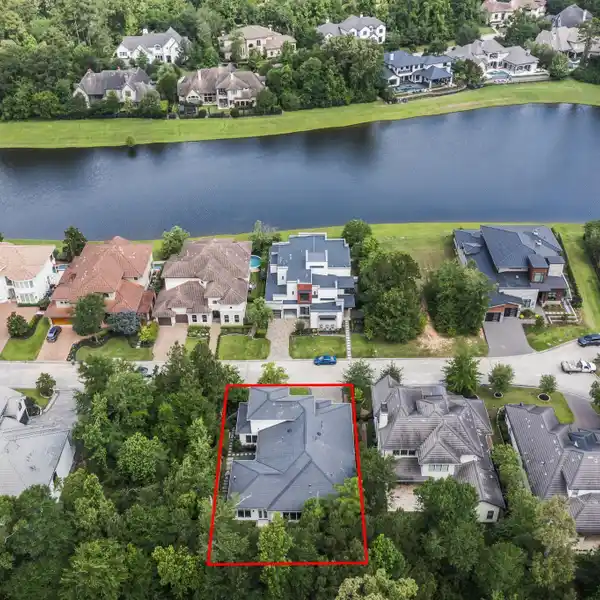 IMMACULATE HOME IN CARLTON WOODS CREEKSIDE