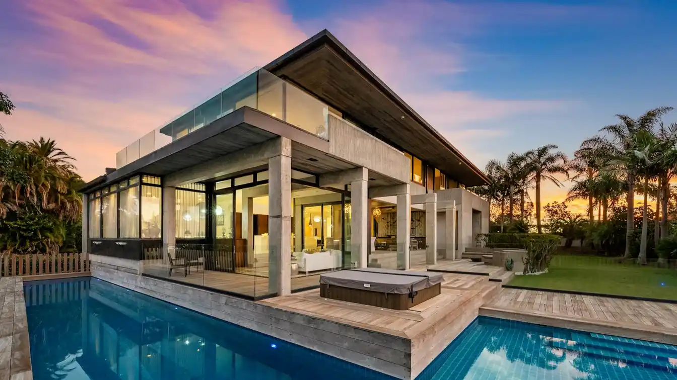 Resort-like Architectural Grandeur