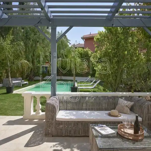 HIGH-END VILLA WITH GUEST HOUSE