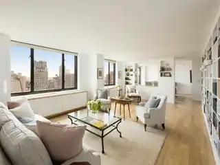 Refined Living with Sweeping Panoramas