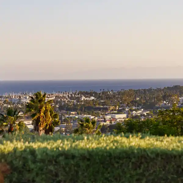 RIVIERA HOME ABOVE THE CITY