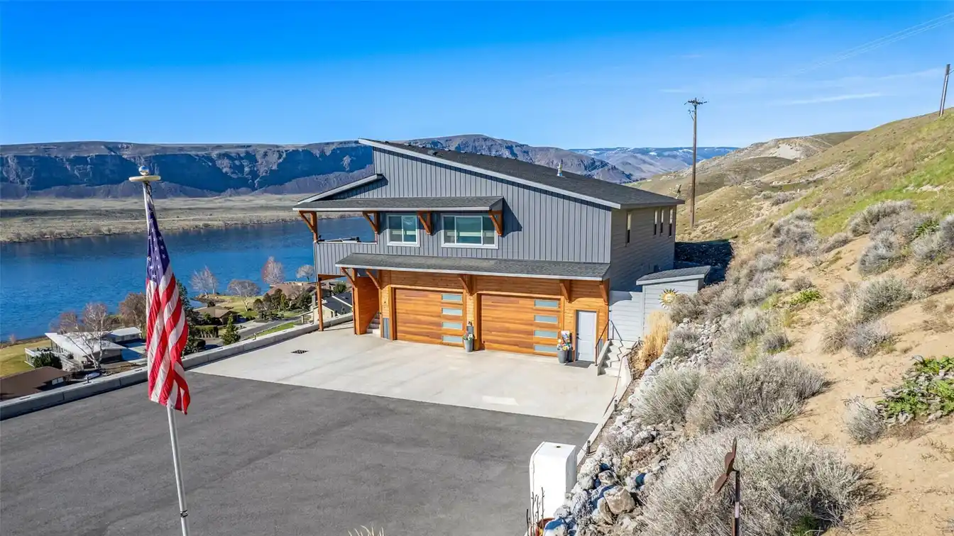 A Lifestyle of Luxury and Serenity with Breathtaking Views