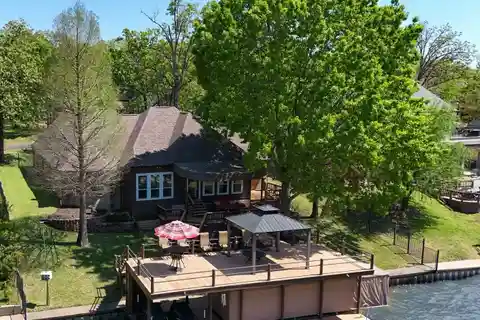 Beautiful Home in Pinnacle Club on Cedar Creek Lake
