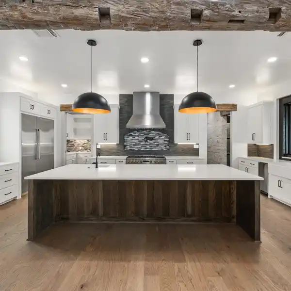 LAKESIDE GRANDEUR IN A NEW POSSUM KINGDOM LAKE HOME