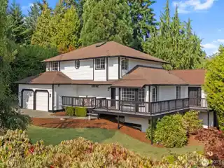 Rare Flexibility in a Desirable Location