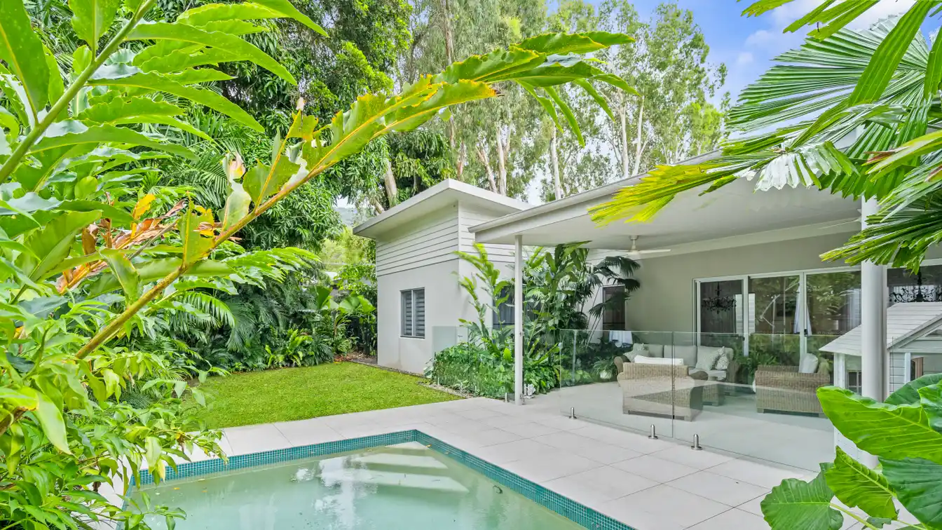 Relaxed Tropical Living
