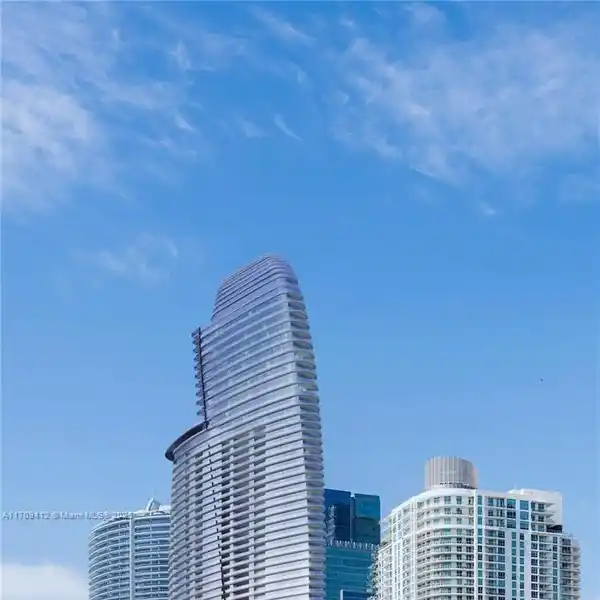 COMFORT AND EXCLUSIVE LIVING AT ASTON MARTIN RESIDENCES