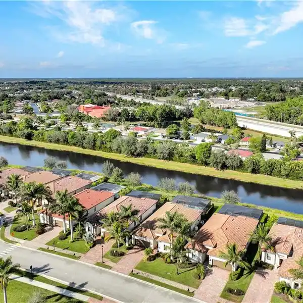COMFORT AND STYLE IN PRESTIGIOUS FIDDLER'S CREEK
