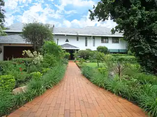 Five Bedroom House for Sale in Birdhaven