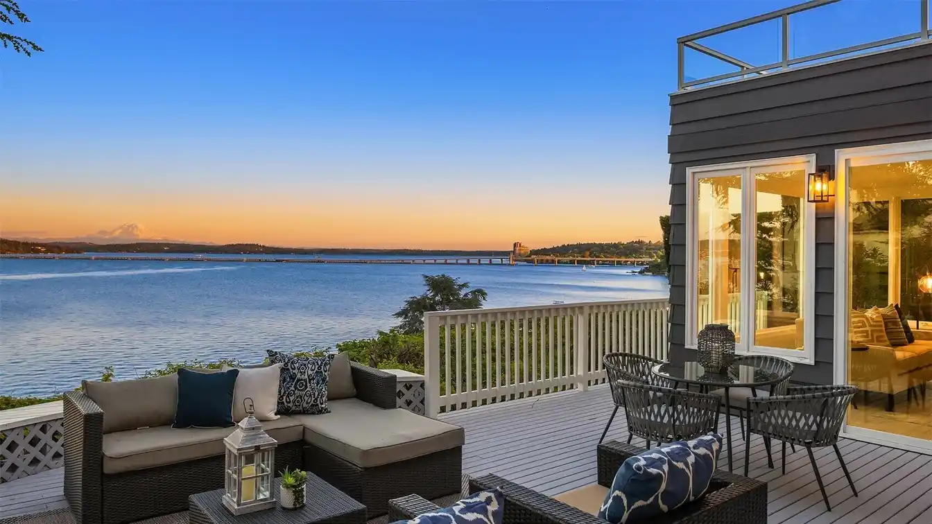 Panoramic Perfection in a Prime Location