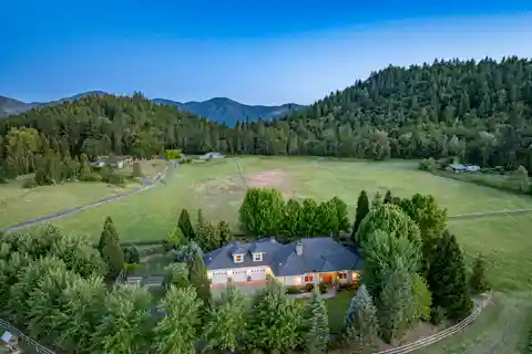 Applegate Valley Estate