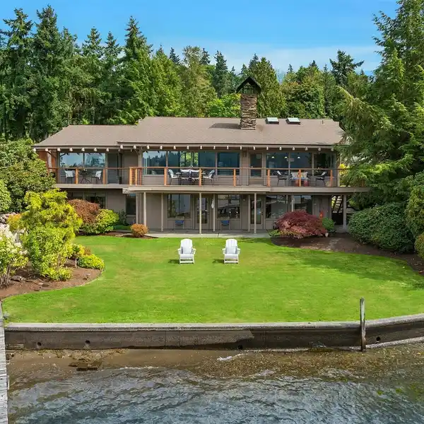 AMAZING LAKE WASHINGTON OPPORTUNITY