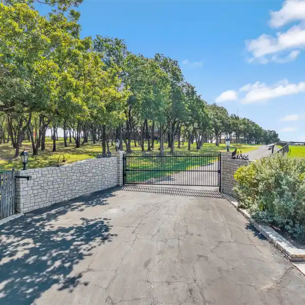 EXCEPTIONAL 18.65-ACRE GATED ESTATE