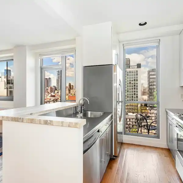 CORNER APARTMENT WITH AN EXTRAORDINARY VIEW